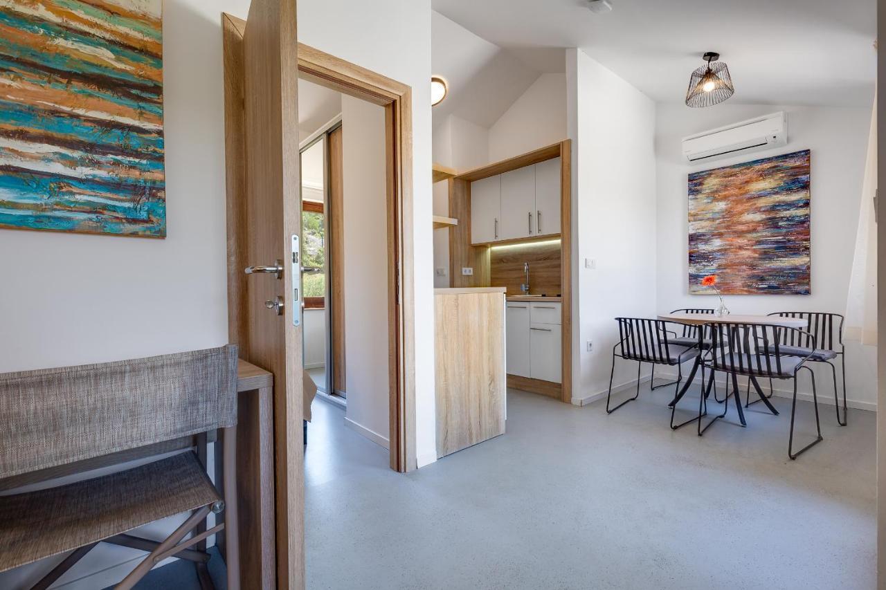 Apartments Jezera Lovisca Zewnętrze zdjęcie